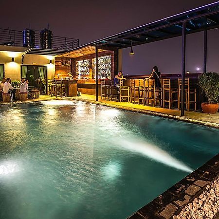 Diamond Palace Resort & Sky Bar بنوم بنه المظهر الخارجي الصورة