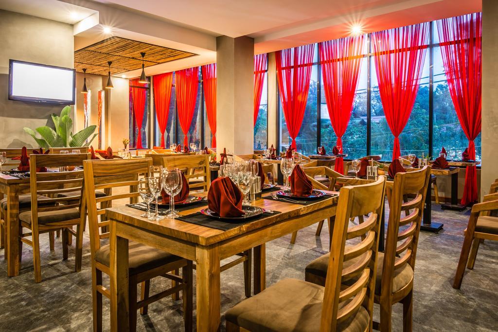 Diamond Palace Resort & Sky Bar بنوم بنه المظهر الخارجي الصورة